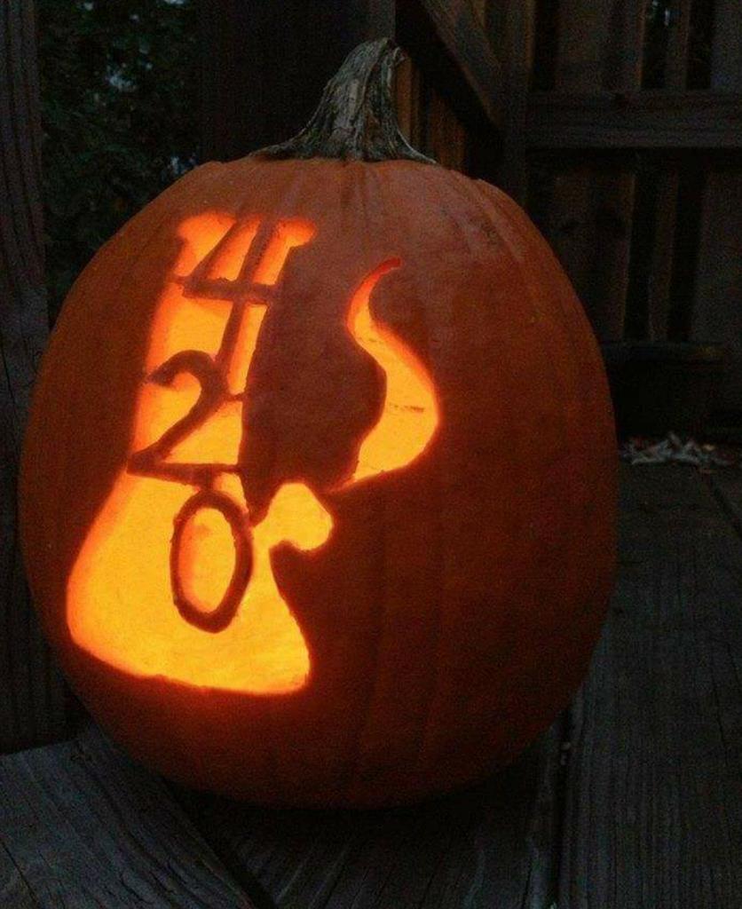 jdogg2979420's tweet photo. Happy halloweed #StonerFam #StayLifted https://t.co/Isv2R0XNeK