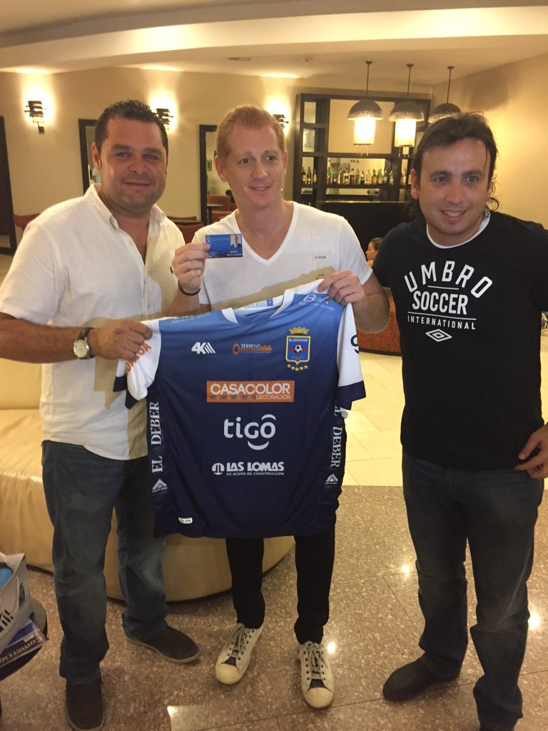 libermanmartin's tweet photo. Gracias a la gente de Blooming de Bolivia x hacerme socio y regalarme la camiseta del club https://t.co/L5De7KdqnD
