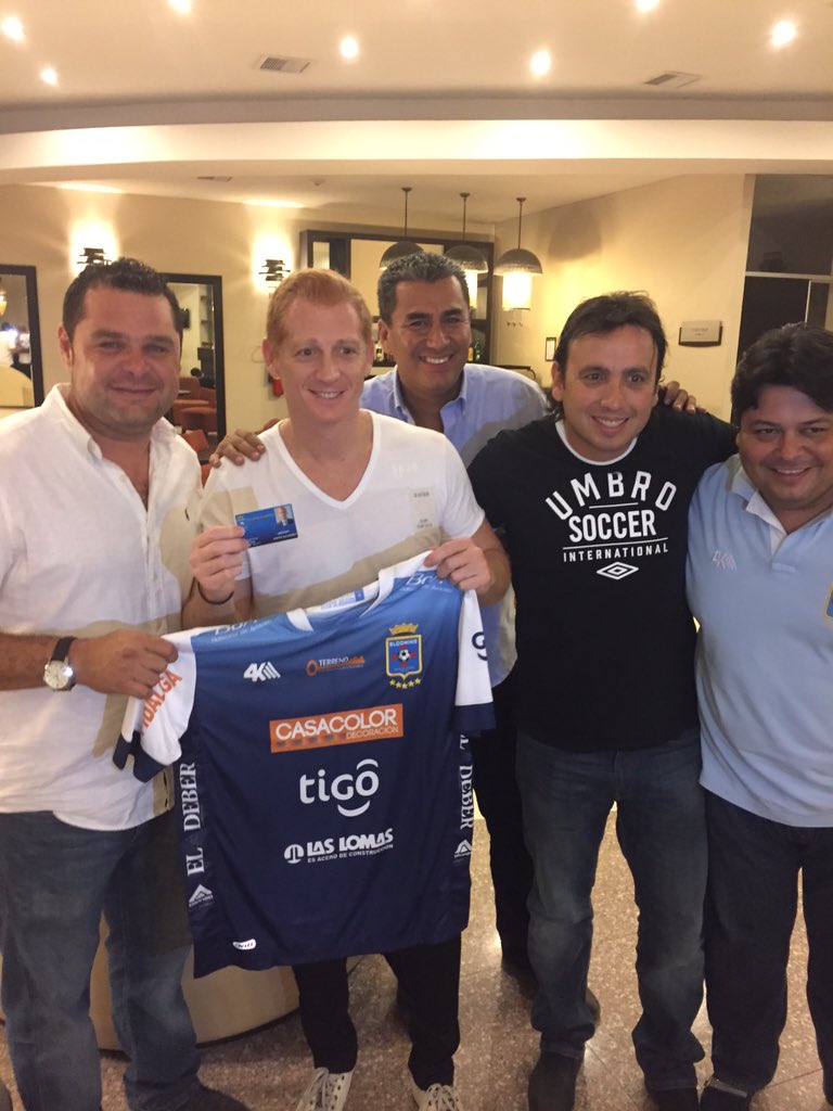 libermanmartin's tweet photo. Gracias a la gente de Blooming de Bolivia x hacerme socio y regalarme la camiseta del club https://t.co/L5De7KdqnD