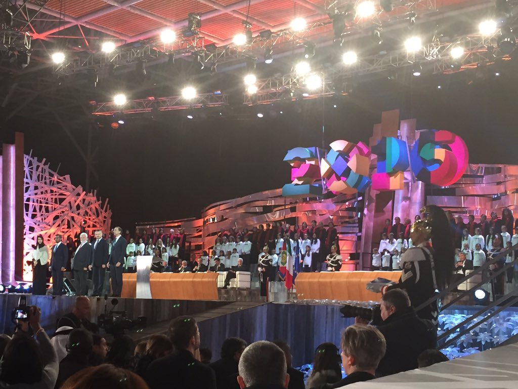 Passaggio di testimone a Dubai, sede della prossima esposizione universale nel 2020. 
#orgoglioExpo <a href="/Expo2015Milano/">Expo Milano 2015</a>