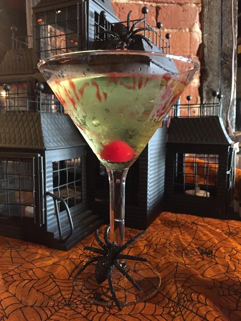 gardneralehouse's tweet image. One of tonights Spooky Cocktails the Poison Apple-tini! #happyhalloween2015🎃 #spookycocktails #appletini