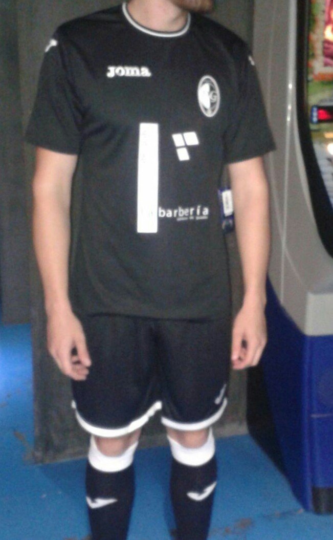 Mañana a las 16:00 CD Dehesas - Darro CF en Dehesas. No os perdais el estreno de la nueva equipación.
¡Os esperamos!