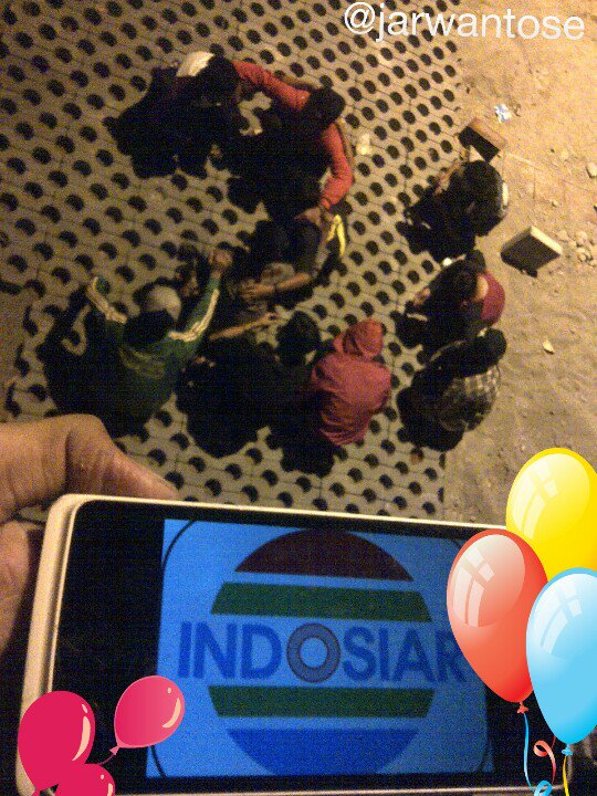 JarwantoSE's tweet photo. selamat ultah @IndosiarID yg ke 21, moga makin jaya, dan jd Televisi no 1 di indonesia #WefieIndosiar21 https://t.co/4o85vFMXkx