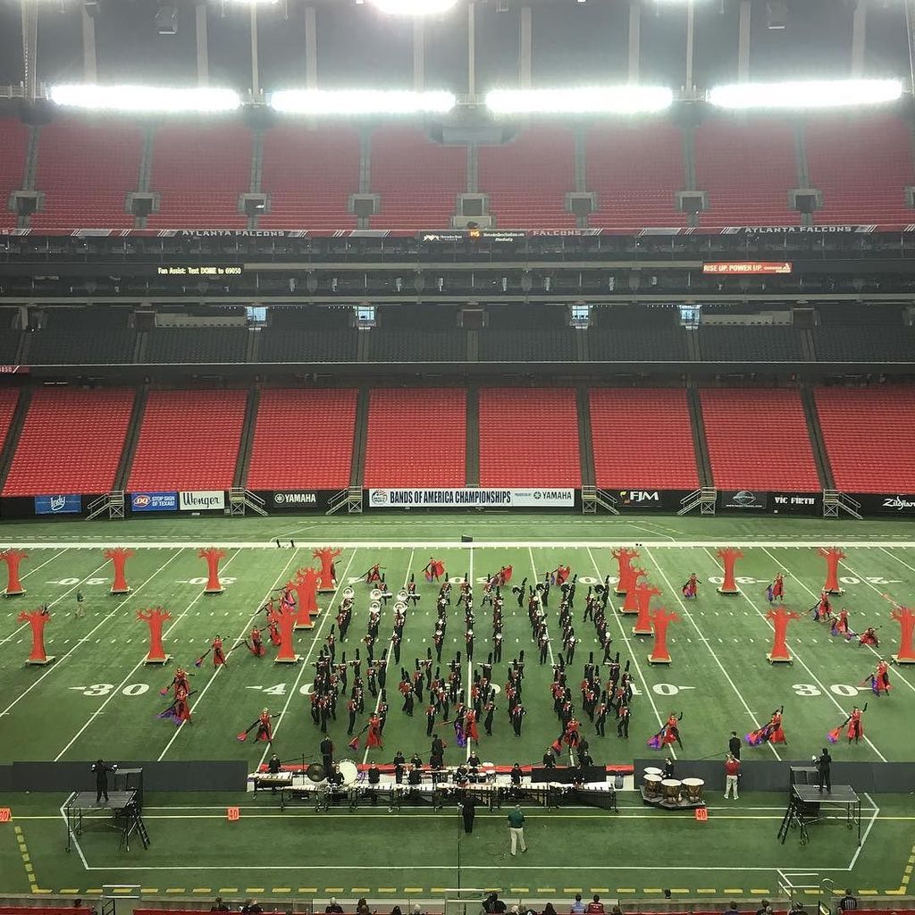 BANDSOFAMERICA's tweet photo. James Madison kicking off our last block in prelims! #boanolimits #boa2015 https://t.co/TjuCbpXTEr https://t.co/5Txm2hippM