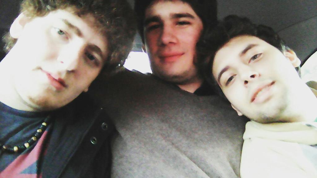 EliasCarbia15's tweet photo. Y otra noche qe queda para recordar #ConBolsa @Bauti_ordonez felices 19 https://t.co/EyPkFHwHMC