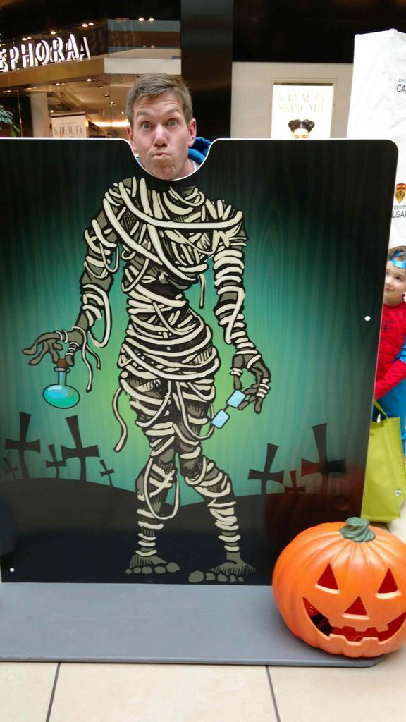 sblenkhorne's tweet photo. #mmspookyscience #UCalgarySpookyScience https://t.co/roNVXck6up