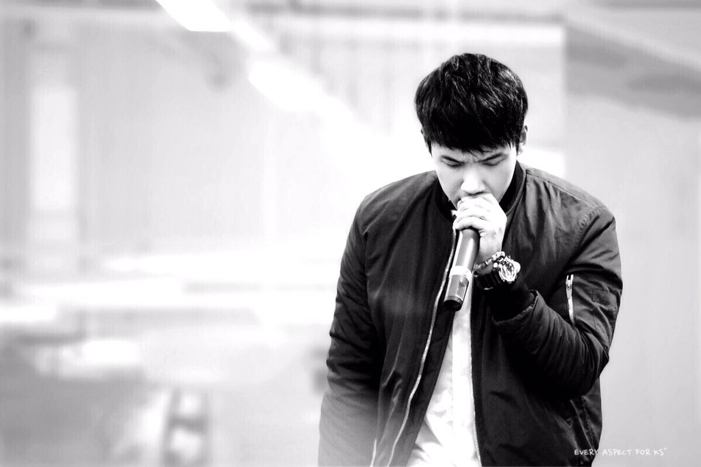 EveryAspect_KS's tweet photo. 20151031 #KS #Plusmall นี่ขนาดมุมก้มยังเก็บแก้มไม่อยู่ 🙊🙊🙊 https://t.co/ZijdH9beT1