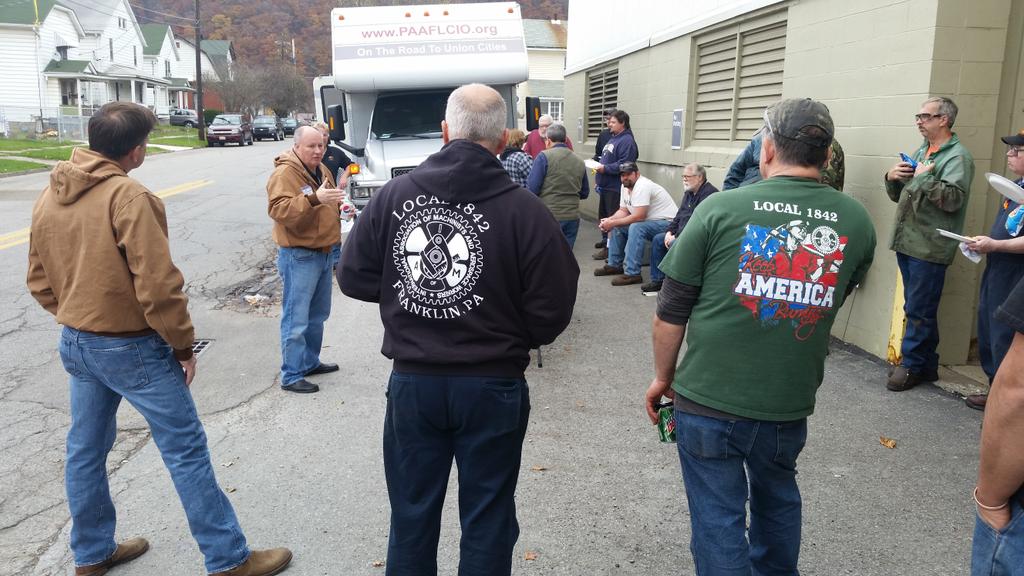 PaAFL_CIO's tweet photo. Lunch and conversation with IAM Local 1842 members at Joy Mining Machinery in Franklin, PA. @MachinistsUnion #GOTV https://t.co/Br4xLIQSBT
