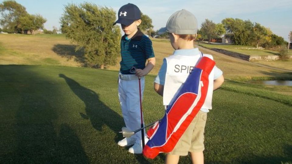 GOLF_com's tweet photo. These costumes of Jordan Spieth and his caddie are amazing. 

https://t.co/EdhIHkWAbg https://t.co/Ks0AyvyHzu