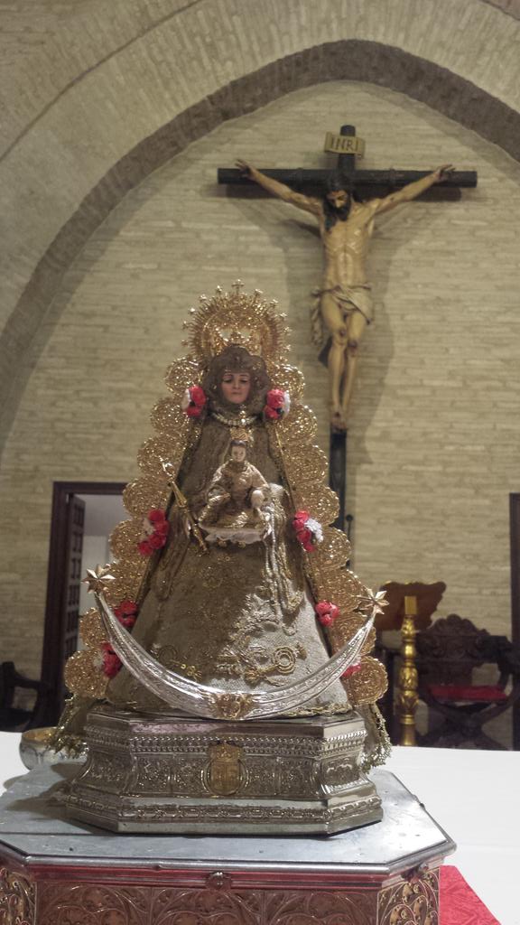 Hoy Celebramos en nuestra Parroquia la Sabatina en Honor a Nuestra Madre la Stma. Virgen del Rocío.