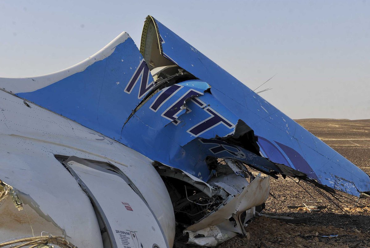 تحطم طائرة روسية تقل 224 راكبا بأجواء سيناء المصريه CSqh-AhWcAADghd