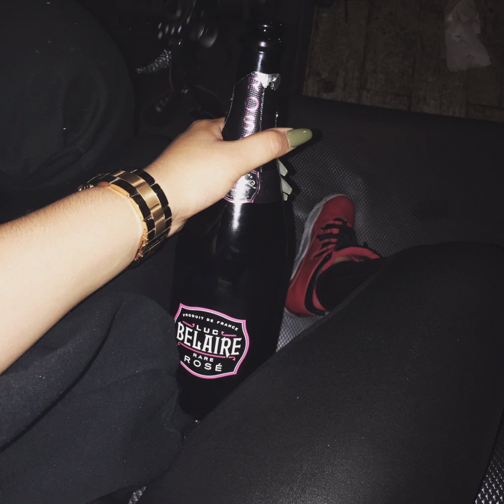 kurlysuemariee's tweet photo. ✨ I did it just for you, #FREERJAY #RESTLESSGANG ✨ https://t.co/E0KePdL33L