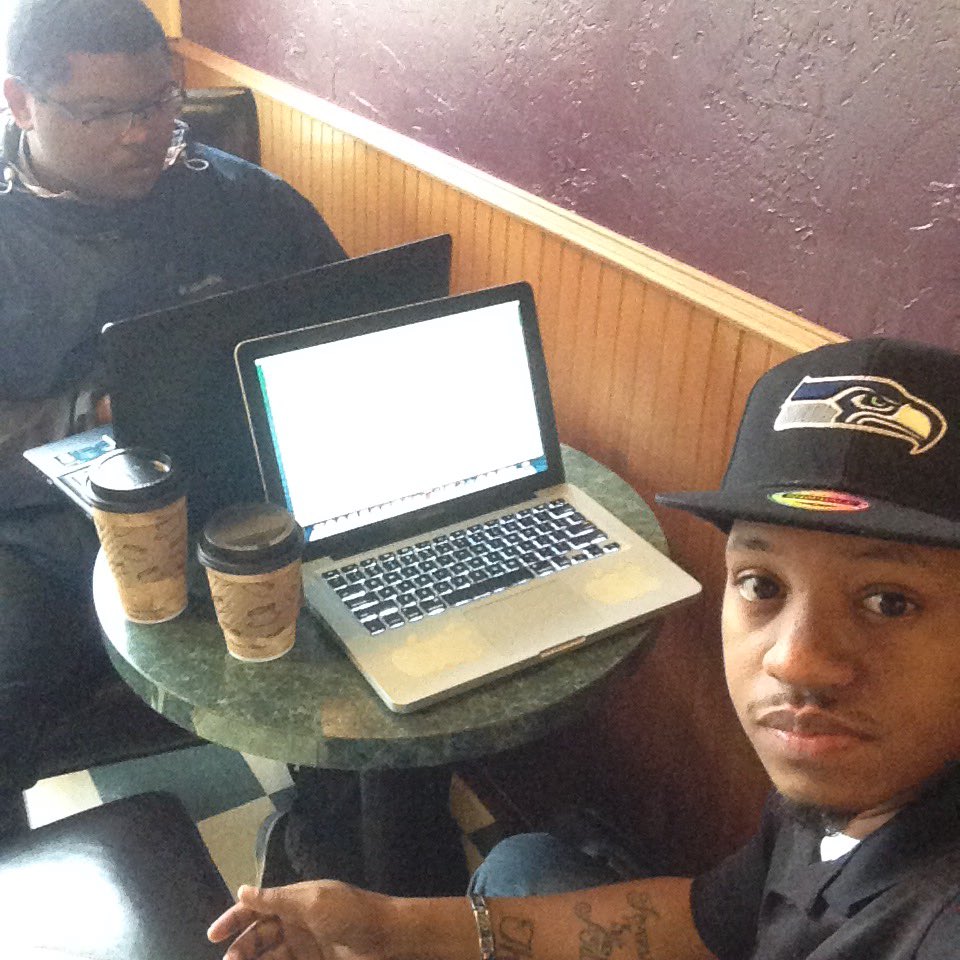 AveryTurnerJR's tweet image. Just left a couple meetings/outlets w @SeatownRealist now we're working on a couple marketing campaigns. #AlwaysWork