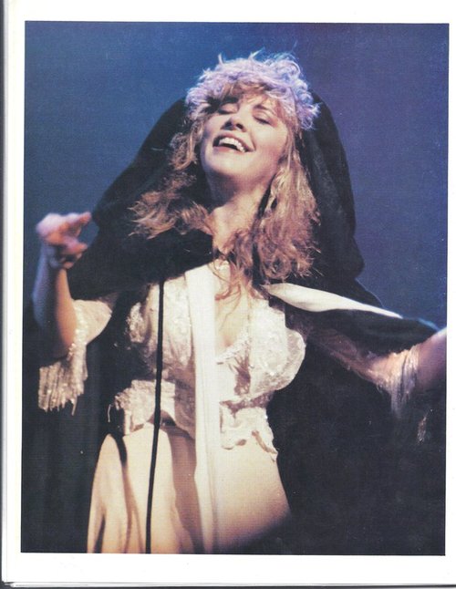 StevieNixChain's tweet photo. ♪ I'll take off my cape for you.. Anything you want me to do.. my love.. ♥ 
#iSingForTheThings #lyrics #StevieNicks https://t.co/onKl7oas9E