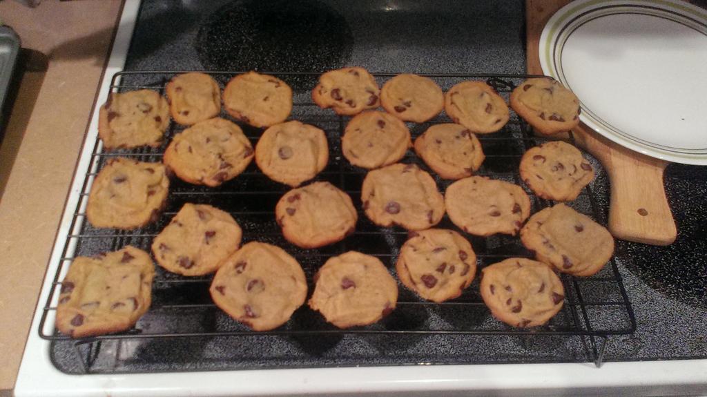 mnemonides7772's tweet photo. Chocolate chip cookies! #baking #deliciousdecisions https://t.co/8q3WTCWqfS