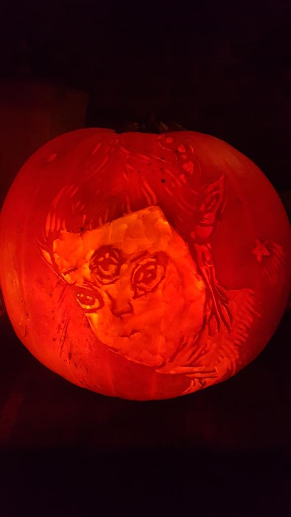Midvikudags8's tweet photo. @4AD_Official @Grimezsz happy halloween! #art angels https://t.co/wLSa6XUVqp