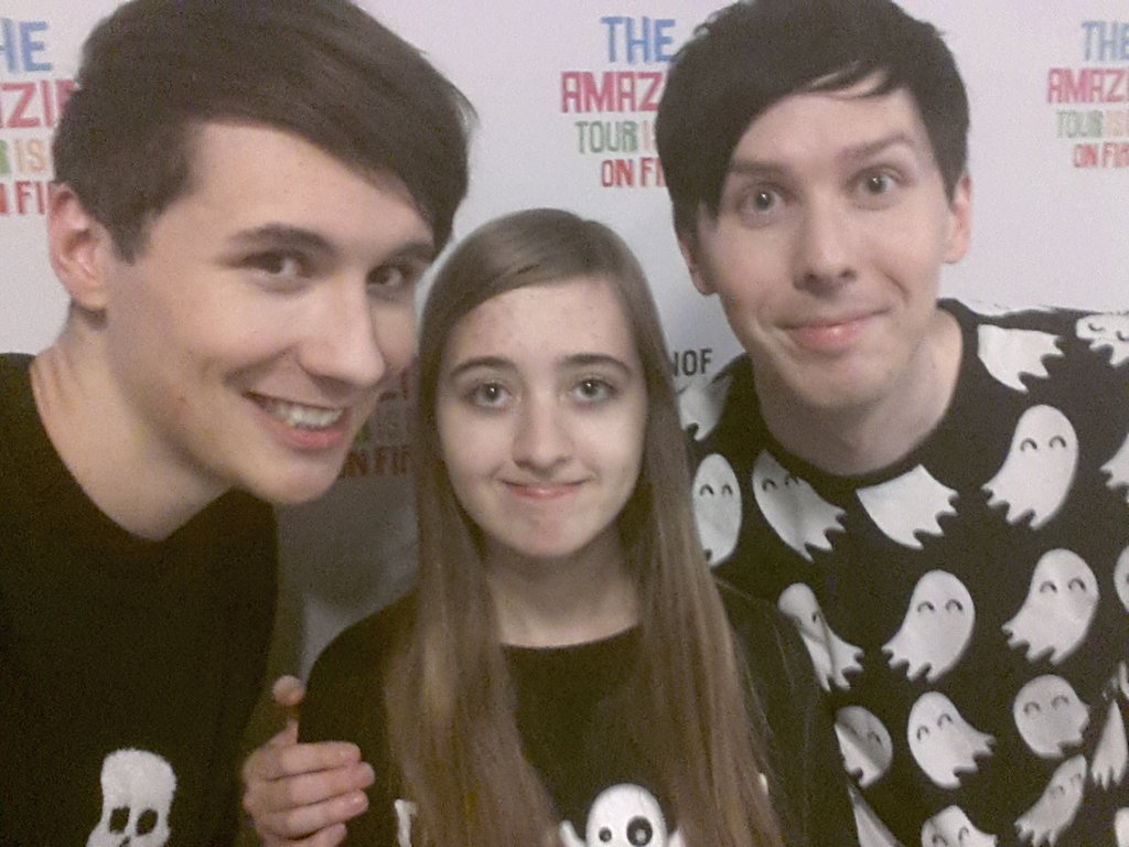 CHECKEREDLESTER's tweet image. I MET MY LOVES AGAIN @danisnotonfire @AmazingPhil