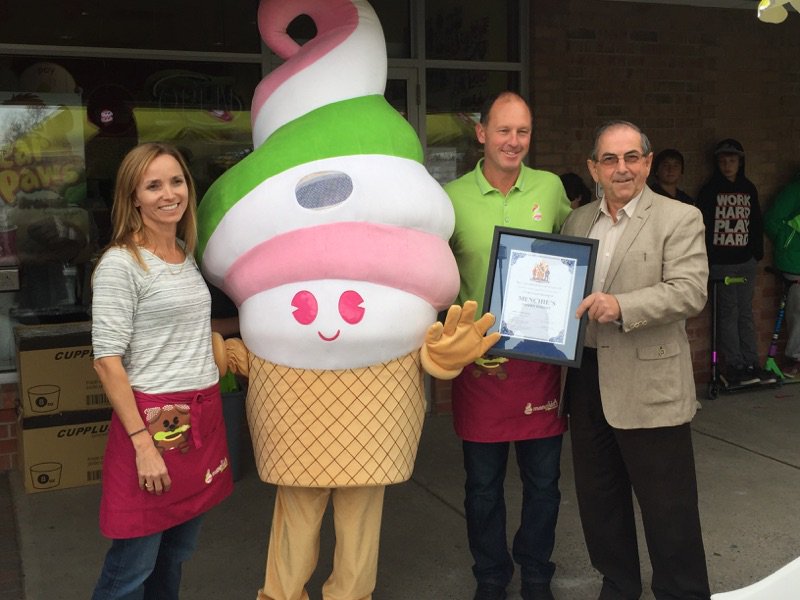 MenchiesBellev's tweet photo. Thank-you City Councillor Garnet Thompson for cutting the Ribbon at our Grand Opening Event. https://t.co/IXDohbzKjN