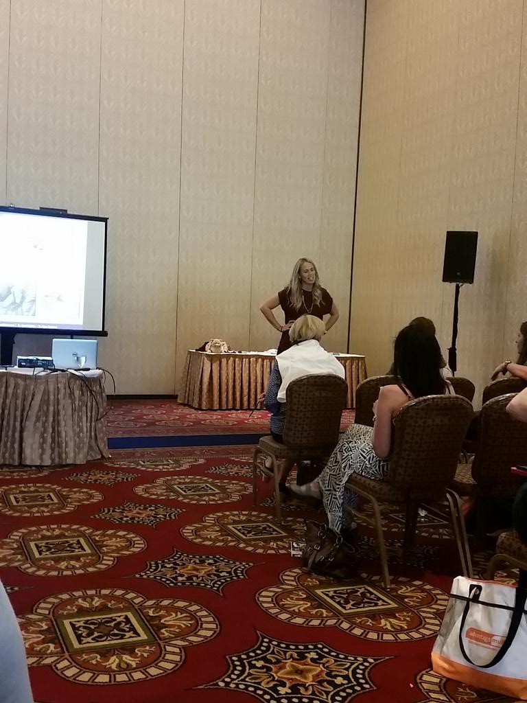 debbieboonecvpm's tweet photo. Dr. Mary from @lapoflove teaching #veterinary staff how to beautifully handle euthanasia in our clinics. https://t.co/aePqLaPAOR