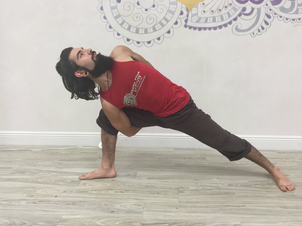 LindaSherman's tweet photo. Topped off #TBEX with outstanding #yoga in #Hollywood #Florida area with Miguel @kramayogains. Only $18 drop-in. https://t.co/bscksYhBAa