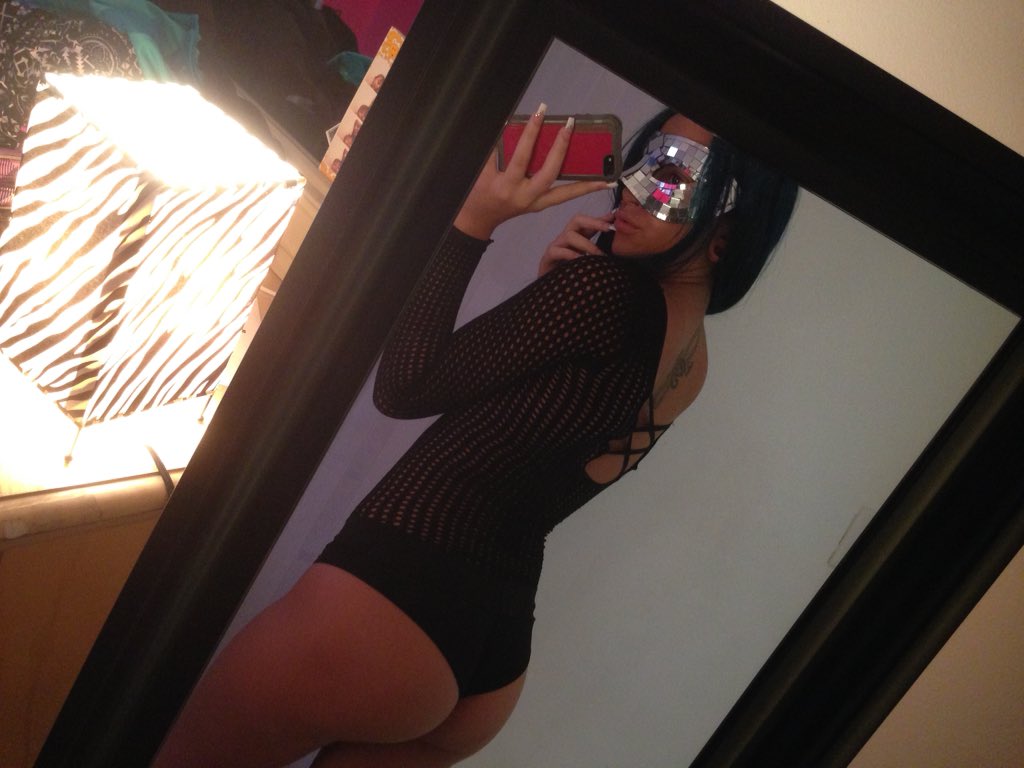 thatgirl_ninaa's tweet photo. Don't ask me what I am for Halloween. I'm just a hoe with a mask. https://t.co/dgPtGDOjL7