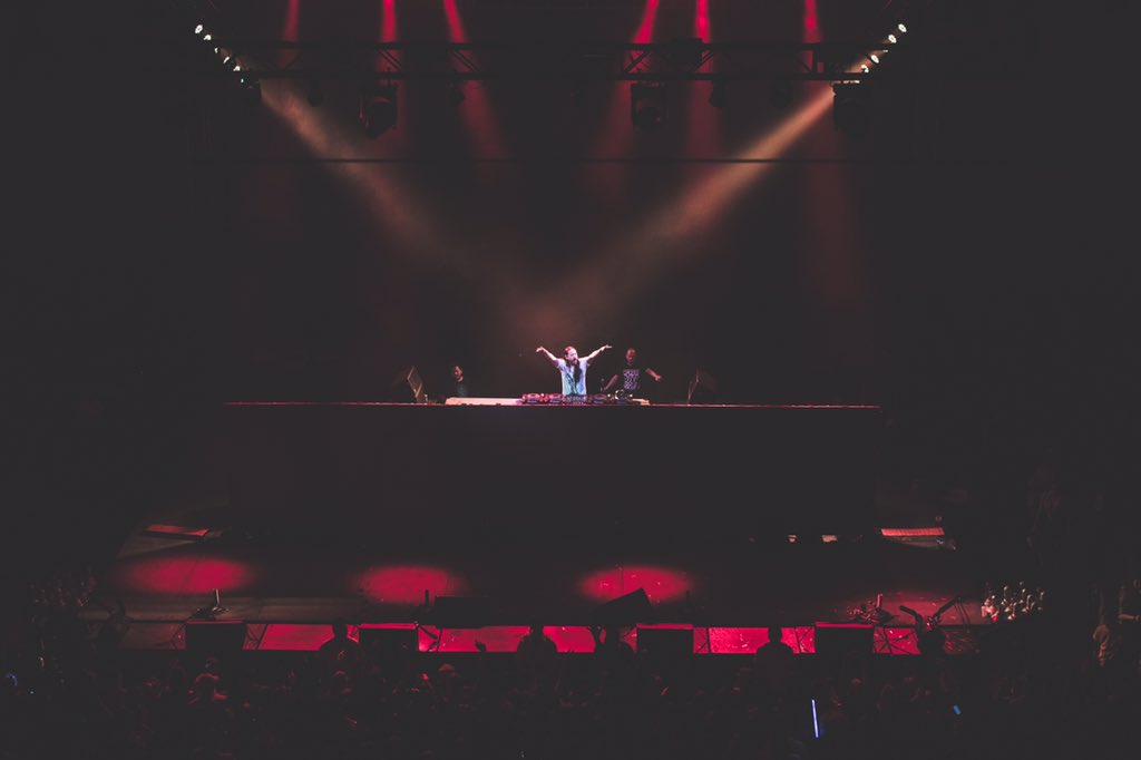 parallelimaging's tweet photo. What a show @steveaoki ! 🙌🏼 #COS2015 https://t.co/lAsnIMHz9P