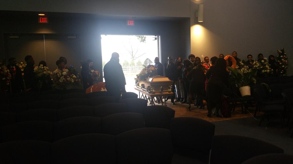 BoganBengal79's tweet photo. #2dre2016. Our final goodbyes. We love you, and we will always remember you as a Bengal. #RetiredNo.2 https://t.co/fpPUoLf6j2