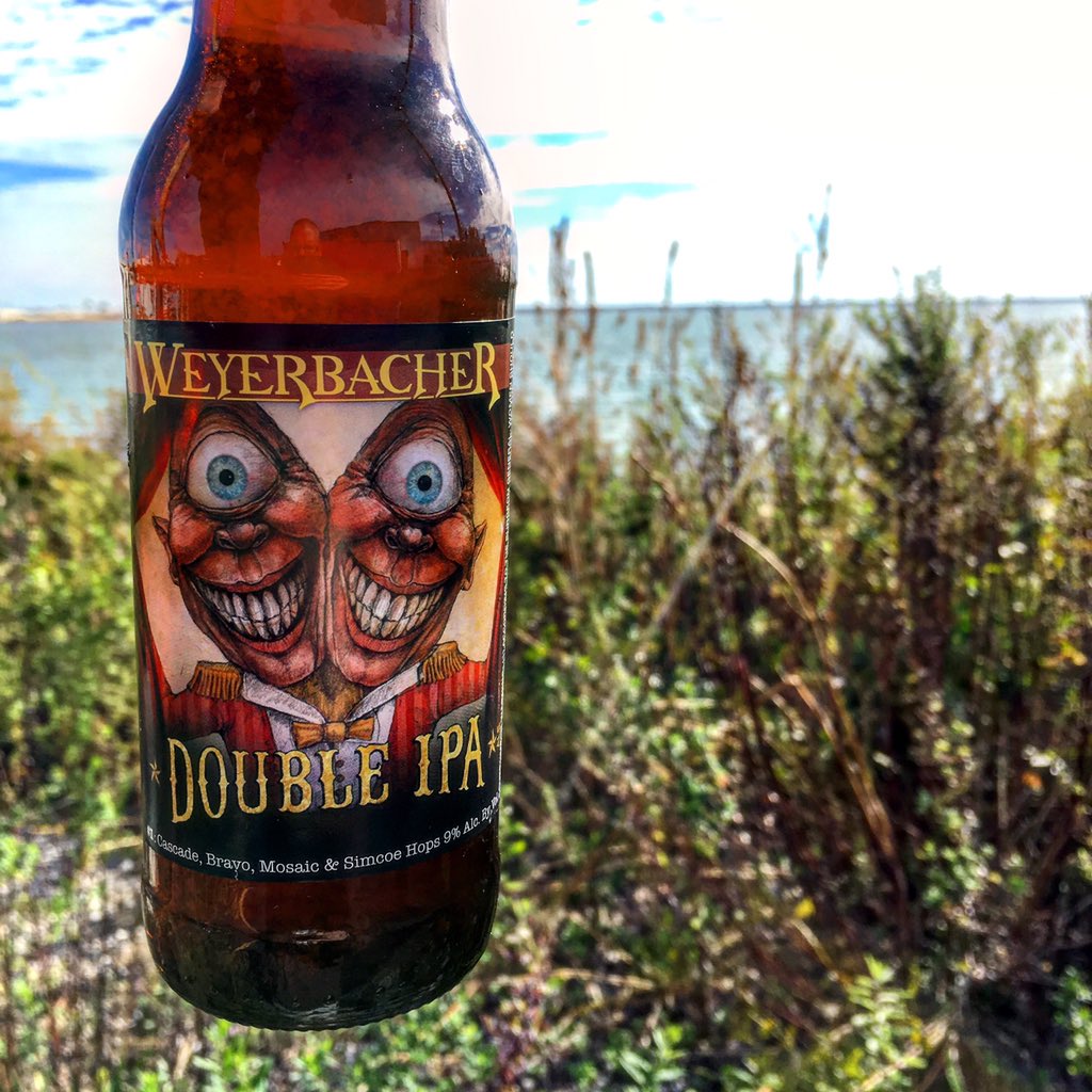 CircleBeerGuy's tweet photo. @Weyerbacher Tropical fruit, citrusy, resiny hop flavors with a crisp finish. Good Job.#weyerbacher #ipa #dioa #beer https://t.co/f10GYJnZlU