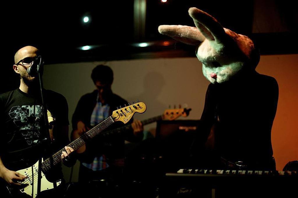 itspapafire's tweet photo. #tb to when #spectaclesband had a bunny on synth. β’
β’
β’
β’
#music #livemusic #animal #band #guitar #photooftheday https://t.co/UAFL5UDLtu