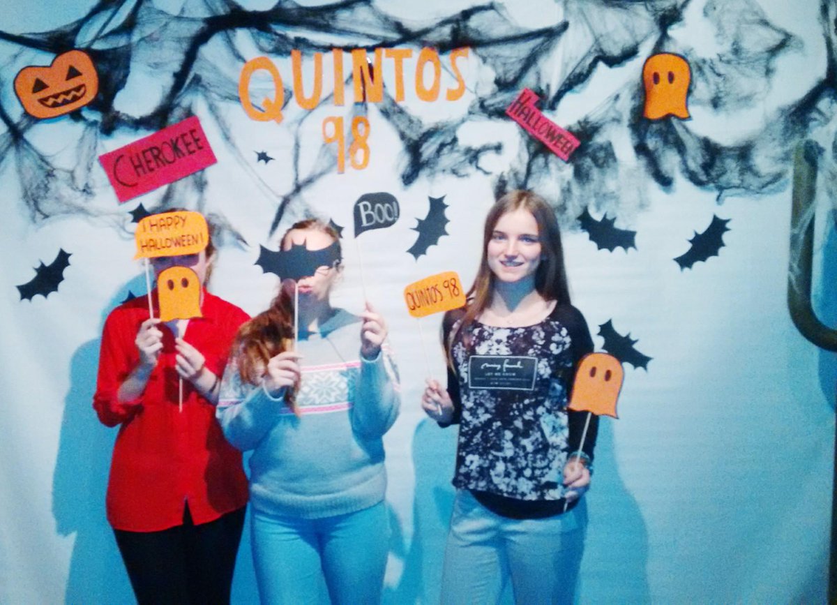 Quintos98's tweet photo. Vamos vamos!!! En unas horitas empezamos!! Todos al Cherokee esta noche 🎃🎉 https://t.co/3A1y3xQicO