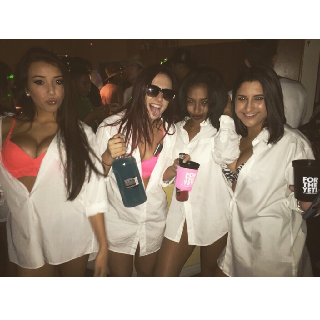 figggyyy's tweet photo. #slutween 🎃 https://t.co/jexpASVXFN