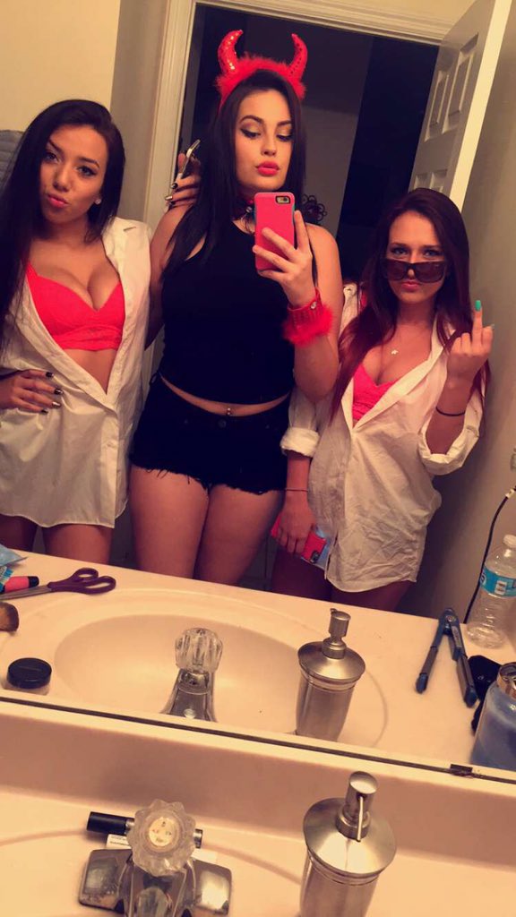 figggyyy's tweet photo. #slutween 🎃 https://t.co/jexpASVXFN