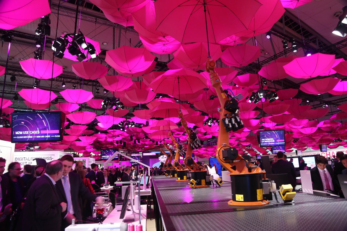 photozeitgeist's tweet photo. #CeBIT 2015, IT #Tradeshow in Hannover, Gemany https://t.co/Ry0L2cMjUB #eventphotography #conferencephoto #photos https://t.co/dq9ageoCTU
