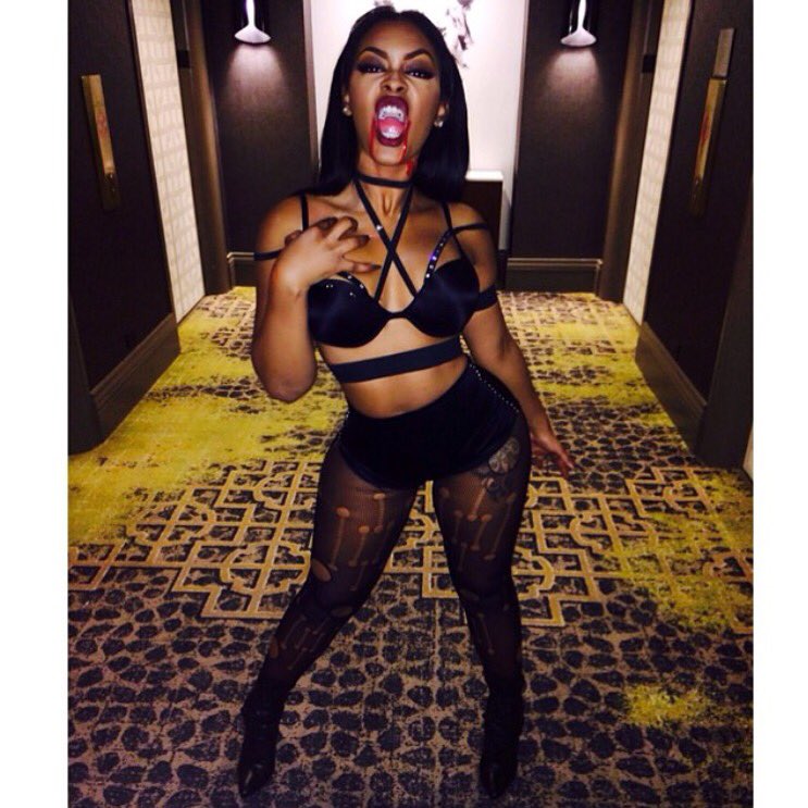 miraclewatts00's tweet photo. Halloween 2014. https://t.co/lRAMLdPBd5