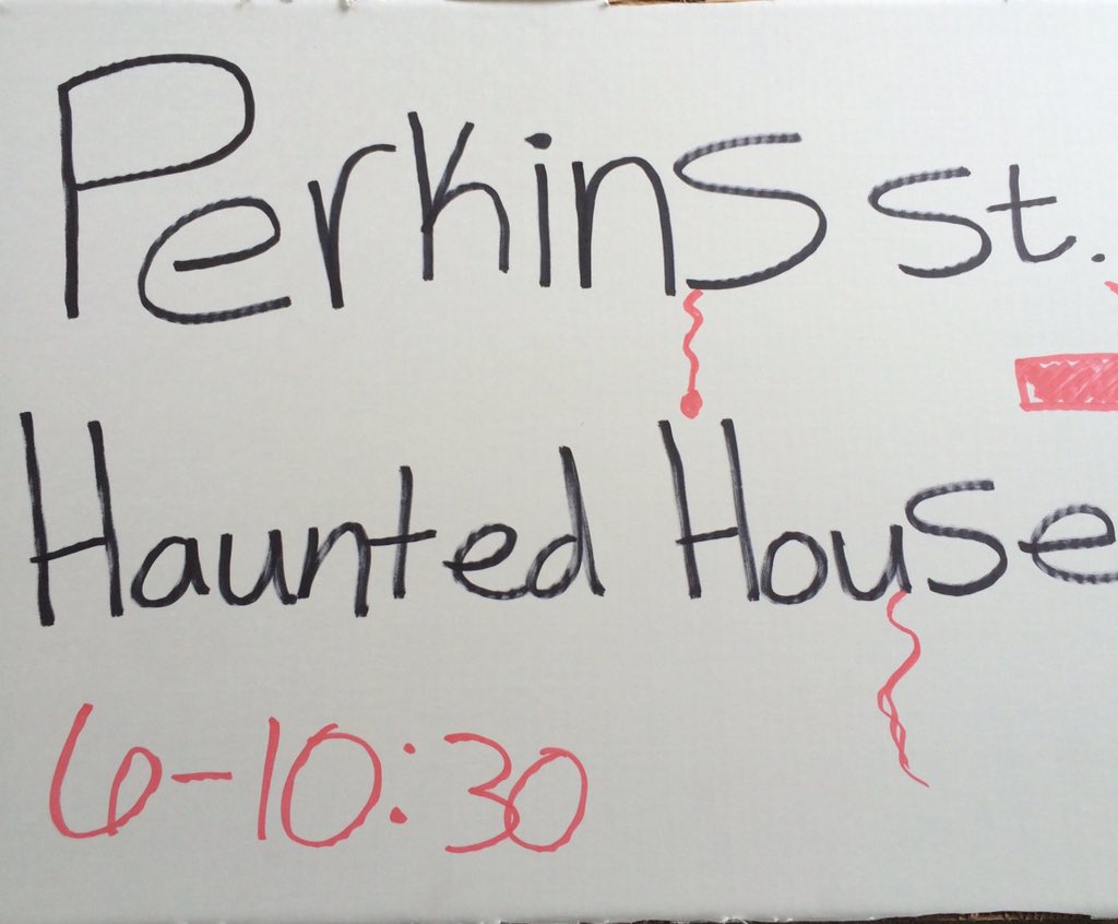MurfDog15's tweet photo. Stop by the Perkins St. Haunted House tonight ❗️❗️❗️😈👻 https://t.co/49rmRueGYh