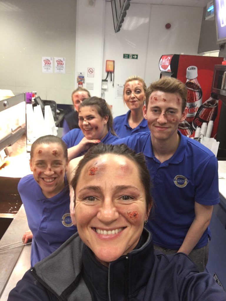 janepadams14's tweet photo. Zombies @Mannys_chips. I think we suit it. #happy #Halloween https://t.co/JF7H6k8k60