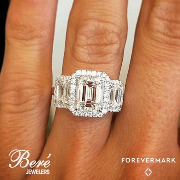 BereJewelers's tweet photo. Another Happy @Forevermark bride! Let's create your dream ring @berejewelers #rahaminov #engagement #upsideofflorida https://t.co/NtASBNkpvo