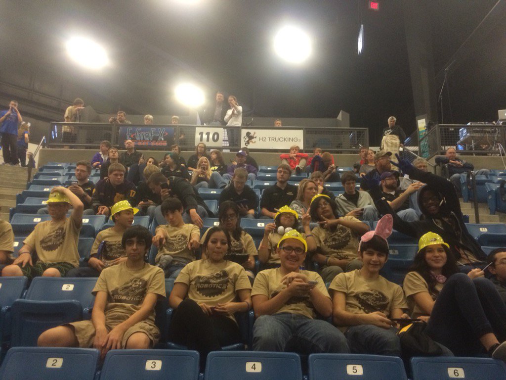 BuffRobotics's tweet photo. Another year in the books. #KSBEST15 #GCBuffPride https://t.co/bqp3ifKZpD