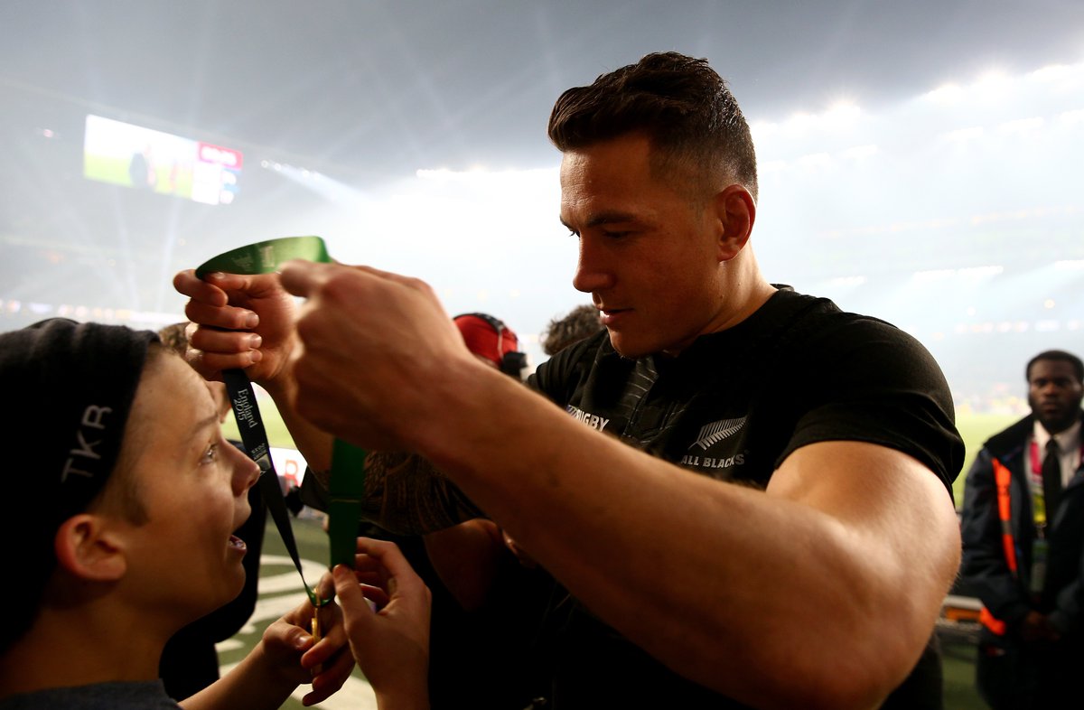 NZStuff's tweet photo. Wow. @SonnyBWilliams gave his World Cup medal to a young fan. That's class https://t.co/c99som8Nsc #NZLvAUS https://t.co/4KUXxRaT1S
