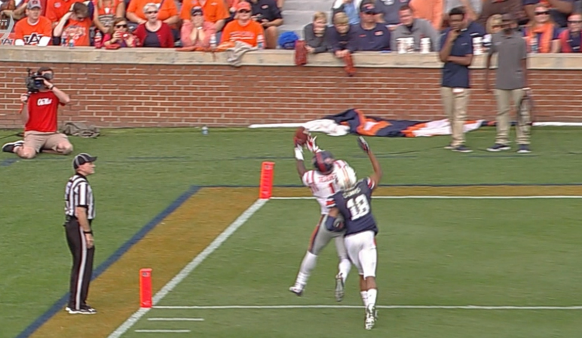 What a catch! Laquon Treadwell makes a great grab to extend Ole Miss' lead, 27-19, against Auburn.
