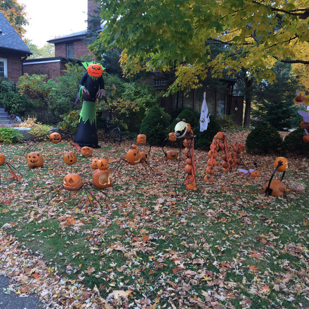 carolpyke1's tweet photo. Awesome looking fire breathing dragons @dsmith48 @stucampbellCAN #Etobicoke https://t.co/AU1BU7GyKo