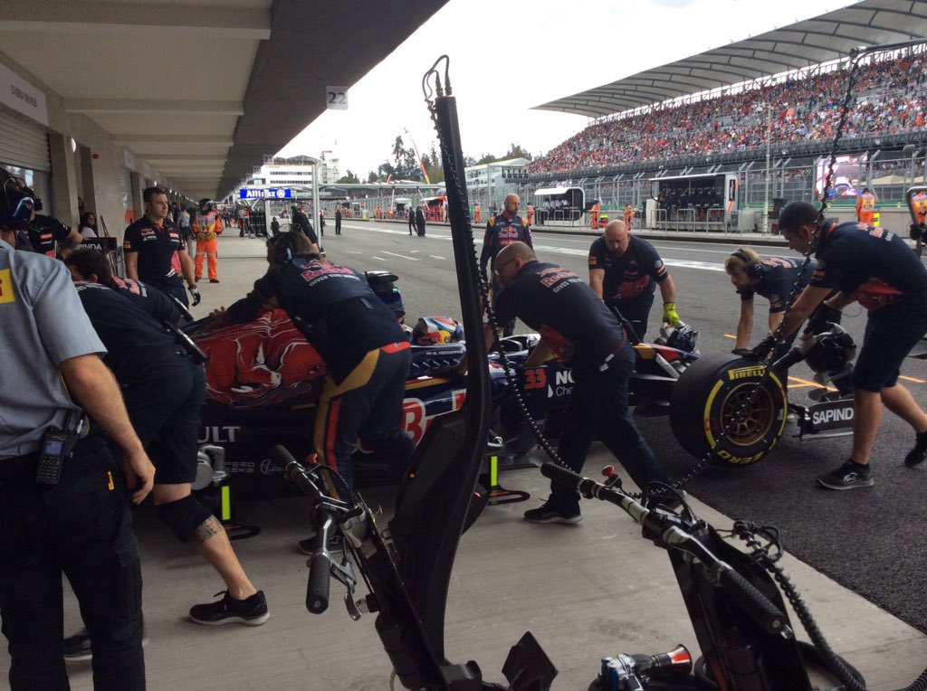 visacashapprb's tweet photo. A P6 for @carlosainz and a P8 for @Max33Verstappen means both get through to Q2... Well done guys! Keep pushing 👍👍 https://t.co/NYguANWh51