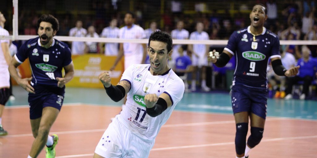 Cruzeiro's tweet photo. O Melhor time brasileiro de vôlei de todos os tempos fatura seu Bicampeonato Mundial. Parabéns @sadacruzeiro! https://t.co/zsYDxFiGnP