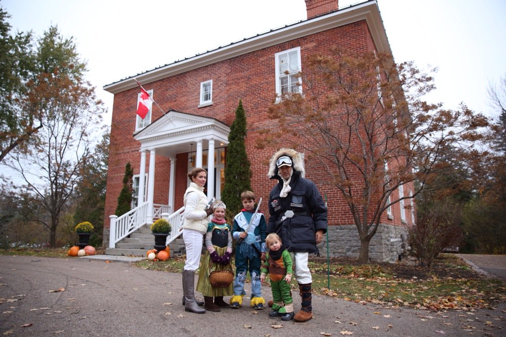 JustinTrudeau's tweet image. Trick or treat! Joyeuse #Halloween!