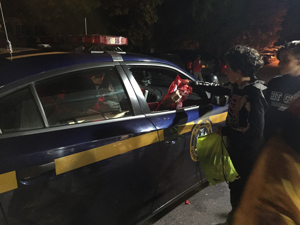 Zyszkowski's tweet photo. #NYStatePolice provide Halloween candy in Millbrook, NY. Nice Job, Guys. https://t.co/k9Ioc2Fc61