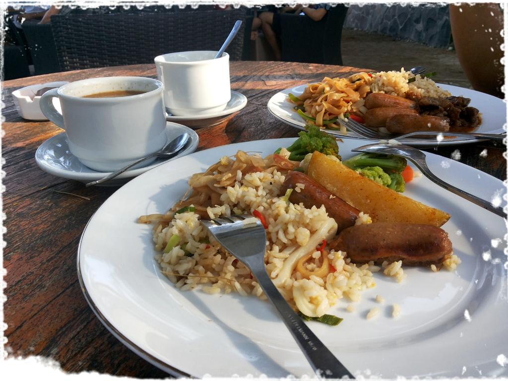 Luny_ncuzz's tweet photo. Sarapan @ oceano jambuluwuk gili trawangan https://t.co/UEGYTqhHcA