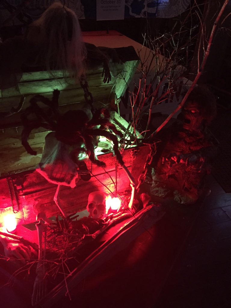 HMCX2016's tweet photo. Can't wait 2 see all the #Halloween costumes!Remember to take pics of our #decor @OvertimeSP Party starts at 7 #shpk https://t.co/MpBfVOdt5n