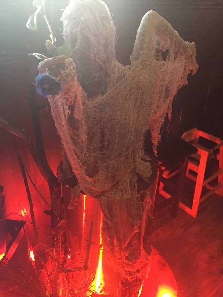 HMCX2016's tweet photo. Can't wait 2 see all the #Halloween costumes!Remember to take pics of our #decor @OvertimeSP Party starts at 7 #shpk https://t.co/MpBfVOdt5n