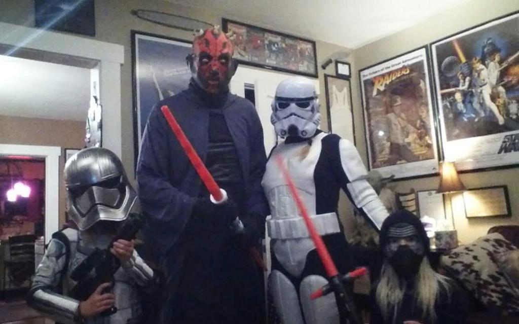 BiddingerBrian's tweet photo. Happy Halloween, May the Force be with you all.@starwars @MCABids @IAMRayPark https://t.co/kBqoe1iZBp