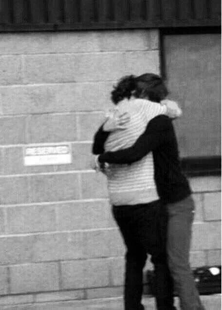 Idonuthing's tweet photo. "LOUIS STARTED AND ENDED IN HARRYS ARMS"

PHYSICALLY FINE, EMOTIONALLY BRUISED

 #OTRASheffield3 https://t.co/DrUz1yfk6B